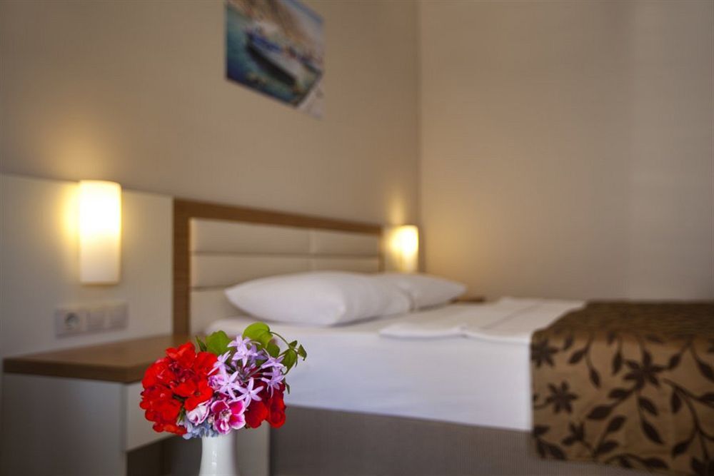 Bitez Risa Hotel Экстерьер фото