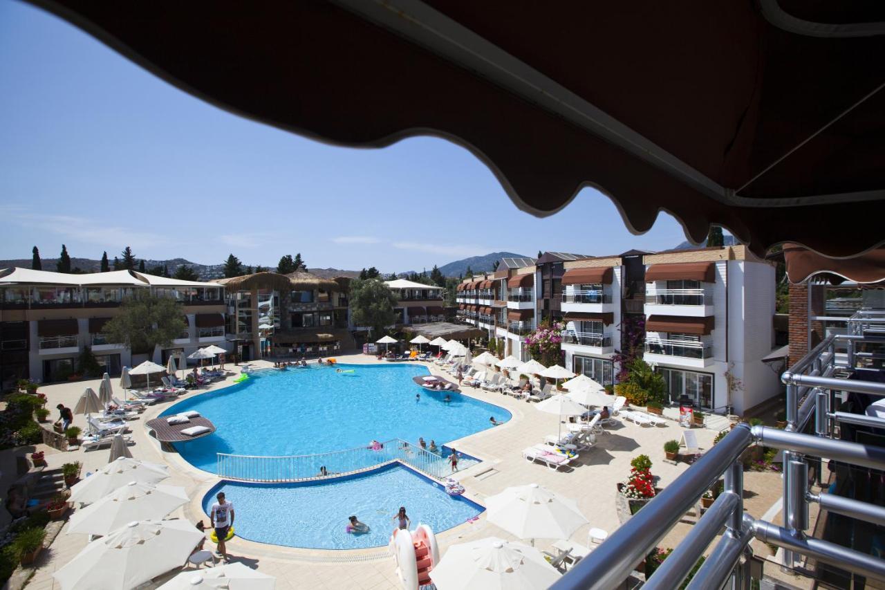 Bitez Risa Hotel Экстерьер фото